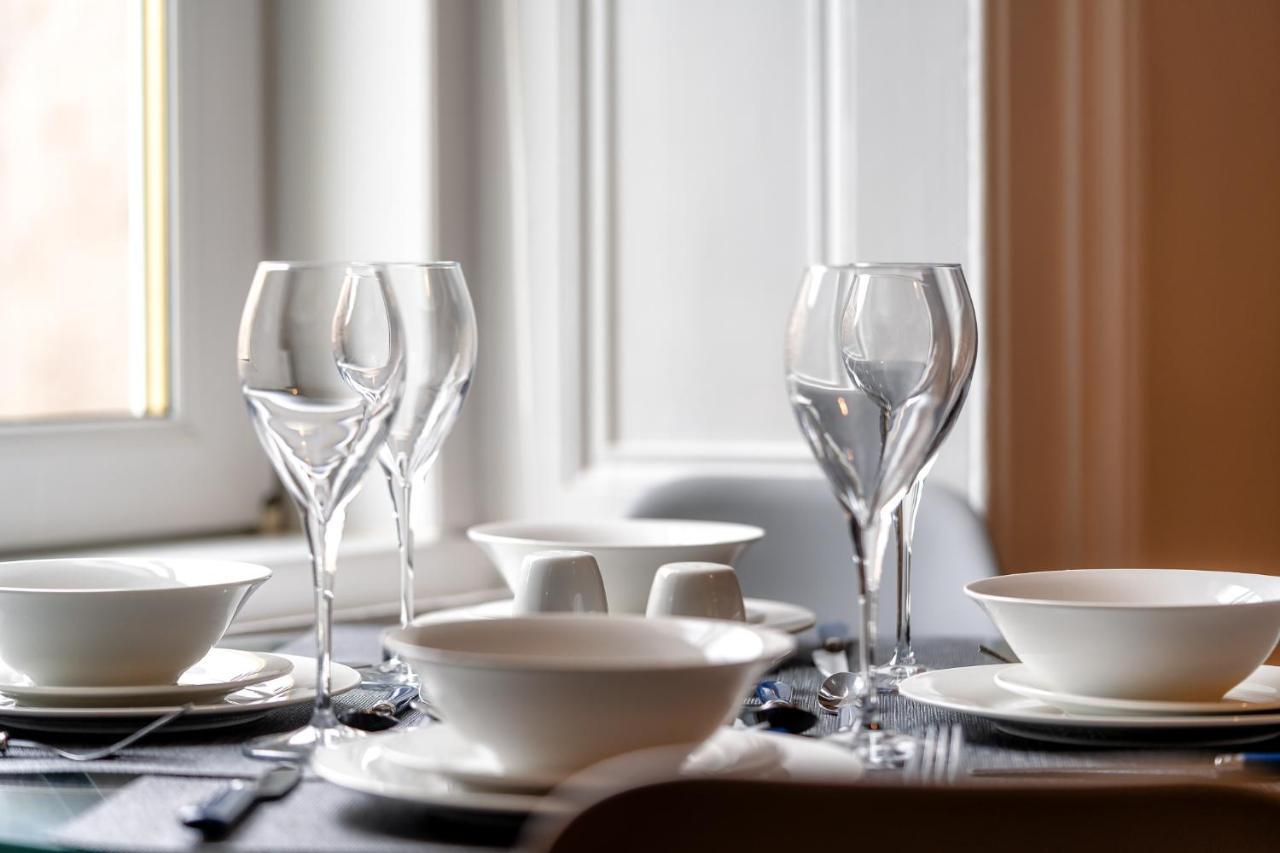 Cosy Retreat - Charming 2-Bed Apartment Greenock Eksteriør bilde