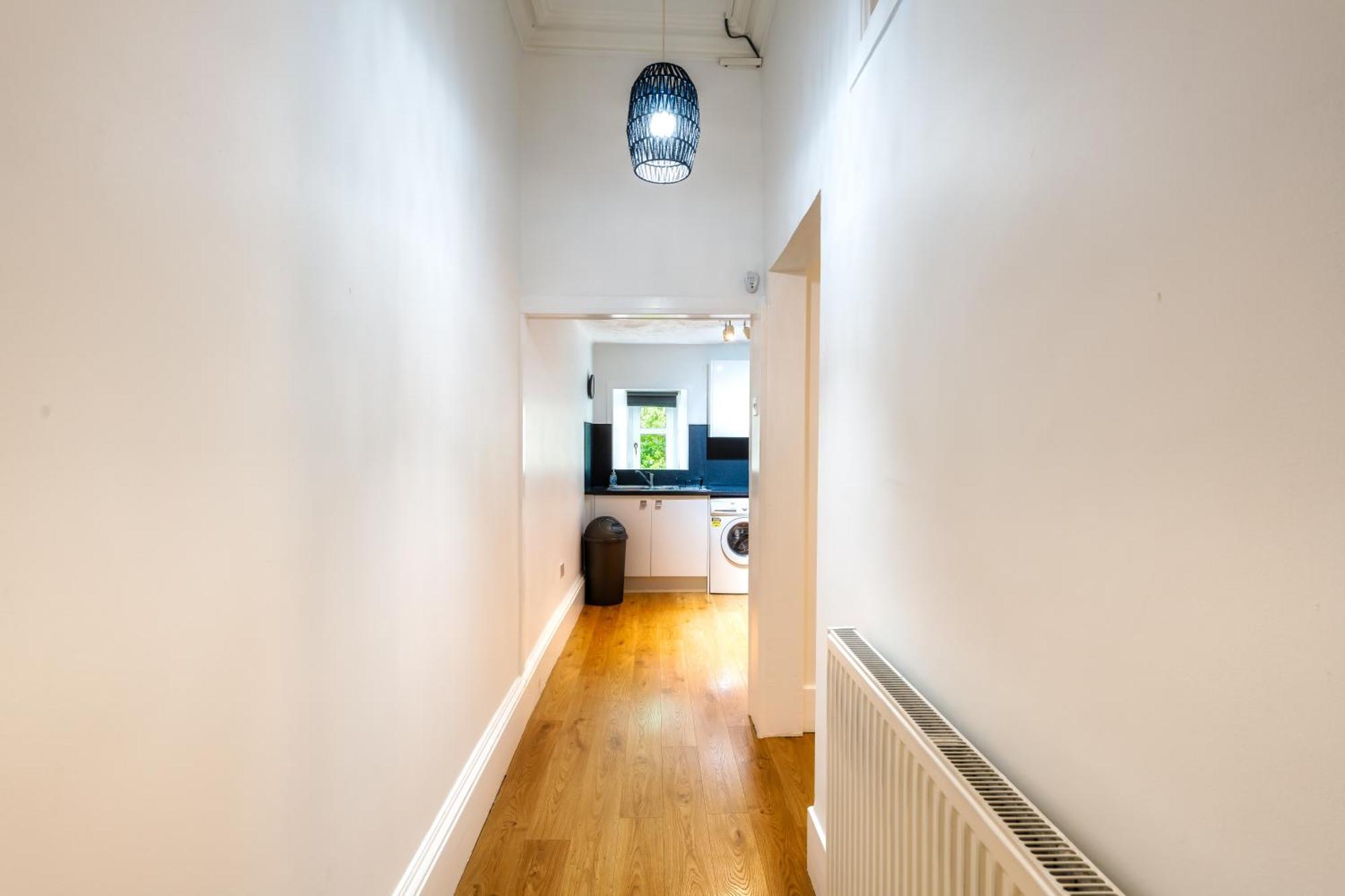 Cosy Retreat - Charming 2-Bed Apartment Greenock Eksteriør bilde