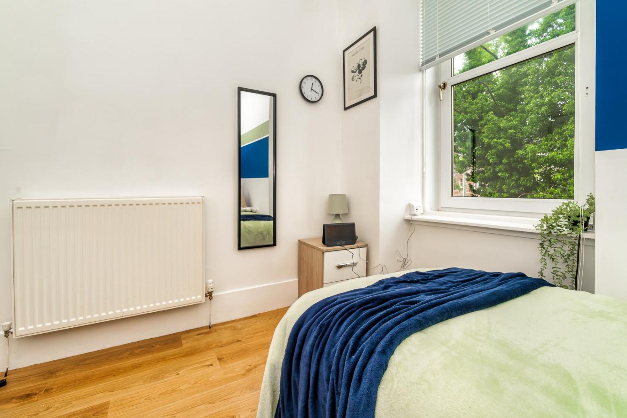 Cosy Retreat - Charming 2-Bed Apartment Greenock Eksteriør bilde