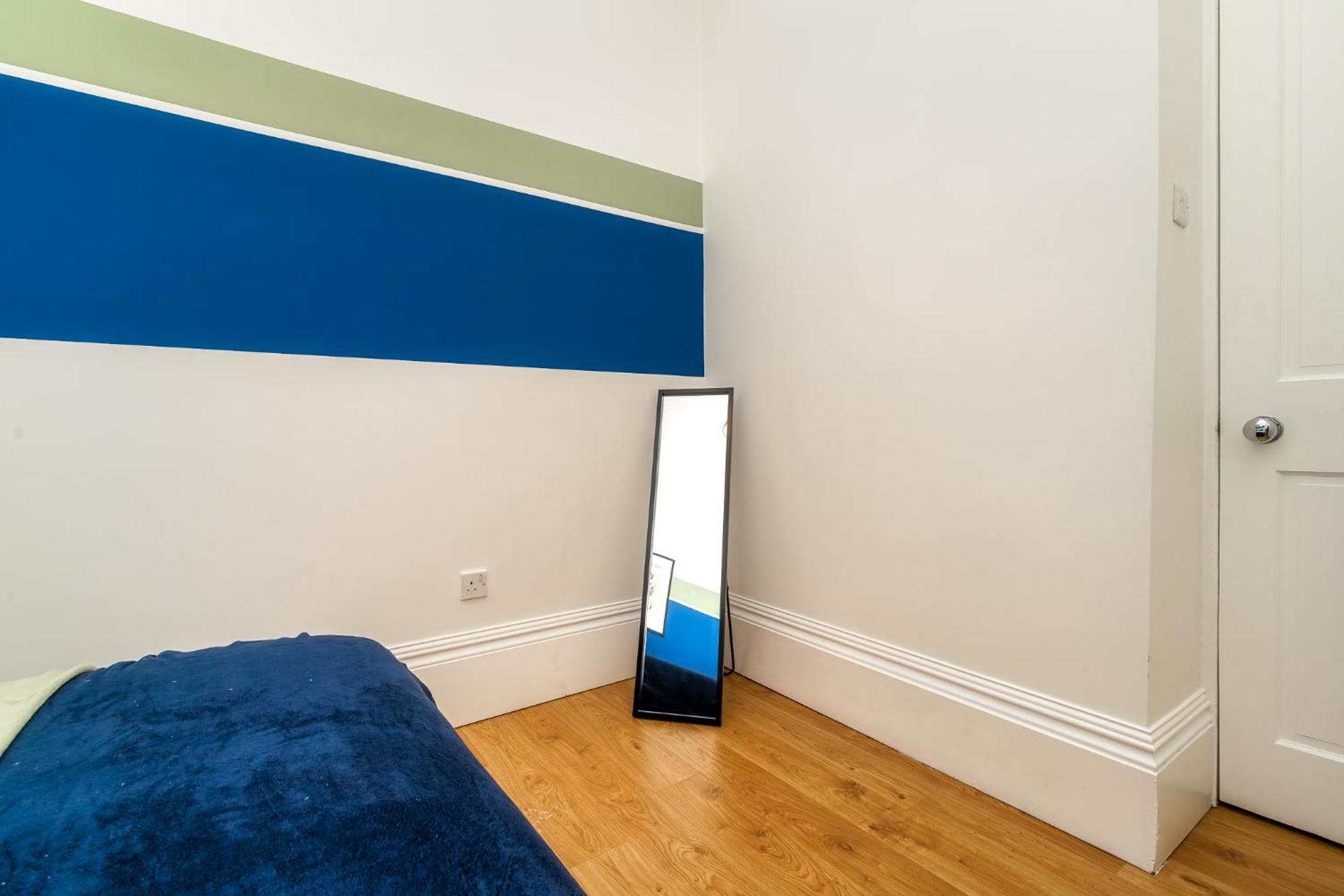 Cosy Retreat - Charming 2-Bed Apartment Greenock Eksteriør bilde